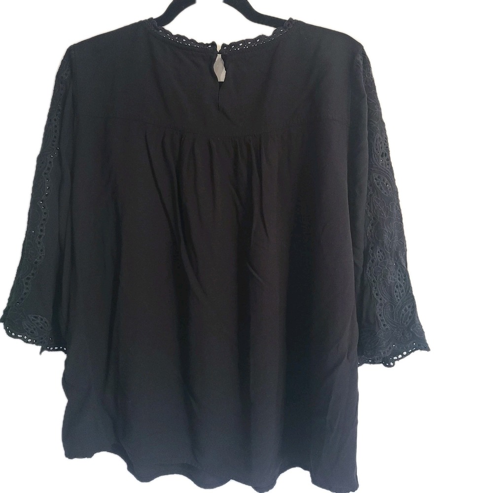 Chico's Black lace cut out top, 3/4 Sleeves, Size 16/18 Women's Pre-Loved - Picture 7 of 10